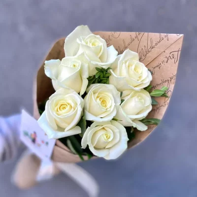 Букет из 7 белых роз